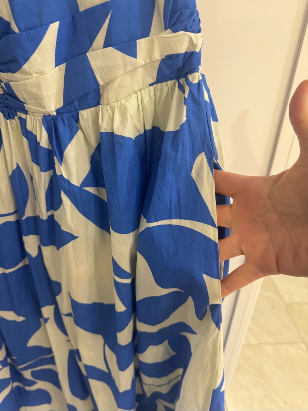 Hyacinth House Tuckernuck Sleeveless Blue & White Floral Print Carson Maxi Dress - Picture 5 of 10